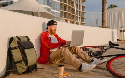 What do digital nomads do? Pros & cons, must-have skills, and daily routines