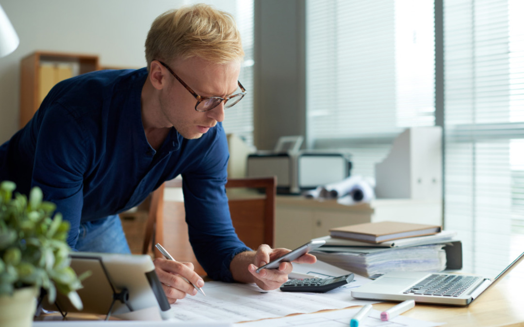 Jak obniżyć koszty i zarabiać więcej na freelancingu – 7 wskazówek