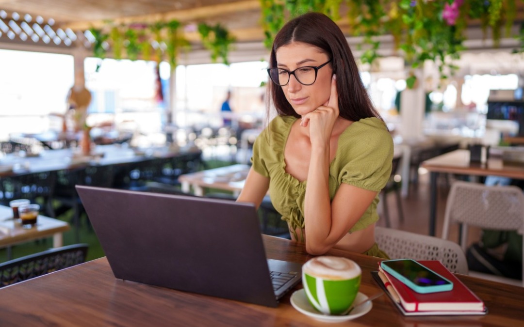 Freelancing, kontrakt B2B czy etat – które rozwiązanie się naprawdę opłaca?