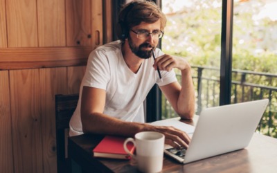 Praca z klientem B2B – jak z nim współpracować i nie zwariować? Przewodnik dla freelancerów
